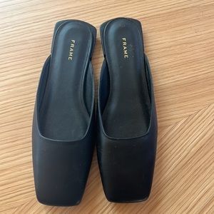 Frame Le Phoenix black leather slides women’s size 7.5